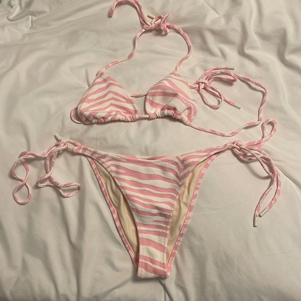 Pink and white zebra triangl bathing suit